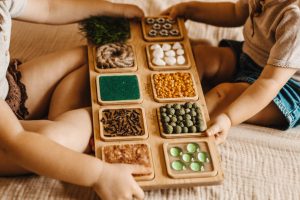 Mini panele sensoryczne dla dzieci to zabawka sensoryczna wspierająca naturalny rozwój dzieci w domu i w przedszkolu