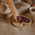 Drewniana serce sensoryczne zabawka sensoryczna, wysypywanka , wysypywanka dla dzieci, sensoryczna wysypywanka , drewniane serce, Hajo , Sensobox, zabawka dla dzieci z autyzmem, pomoce sensoryczne, Drewniana wysypywanka sensoryczna w kształcie serca Zabawka Montessori Panel sensoryczny dla dzieci Zabawy sensoryczne dla dzieci Rozwój motoryczny u dzieci Rozwój sensoryczny u dzieci Zabawy z ryżem i ziarnami dla dzieci Edukacyjna zabawka sensoryczna Zabawa sensoryczna dla dzieci Drewniana zabawka dla dzieci