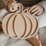 panel sensoryczny, wysypywanka sensoryczna, drewniana dynia do wysypywania, drewnian dynia, wysypywanka sensoryczna dynia