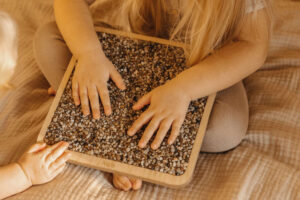 panele sensoryczne z żwirkiem bursztynowym hajo Kids