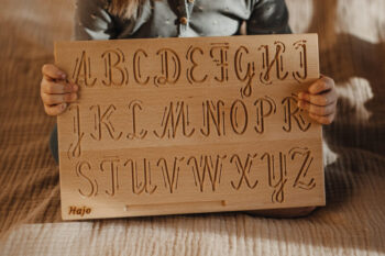 Drewniany alfabet, pisany alfabet , tablica grafomotoryczna, sensoryczny alfabet, żłobiony alfabet , alfabet sensoryczny, zabawki sensoryczne, pomoce sensoryczne, pomoce edukacyjne dla szkół