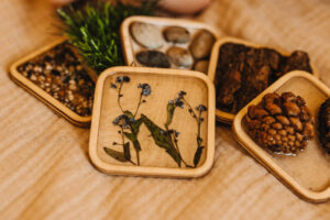 Mini panele sensoryczne dla dzieci z leśnym wypełnieniem