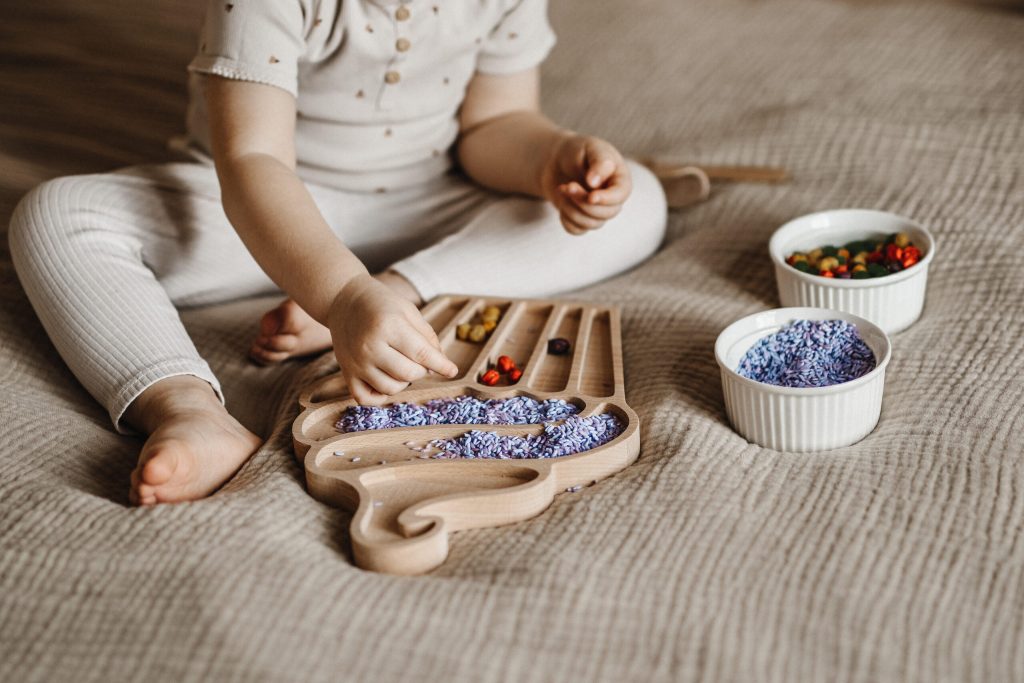 Najlepsze zabawki edukacyjne dla 2-latka – Ranking!