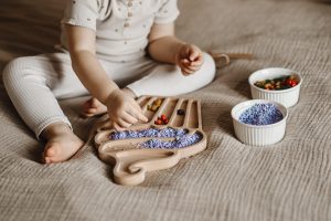 Najlepsze zabawki edukacyjne dla 2-latka – Ranking!