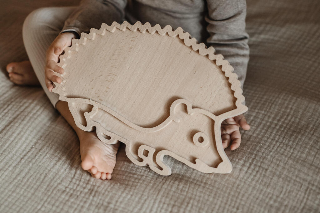 Drewniana wysypywanka jeż