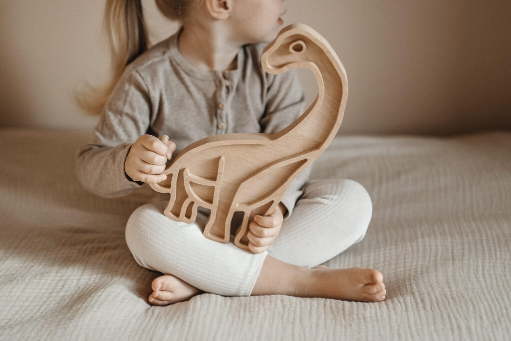 drewniana wysypywanka Diplodok - obrazek 2