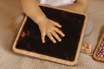 Panele sensoryczne futerko bordowe – dysk sensoryczny dla dzieci Hajo Kids