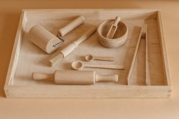 Zestaw do przesypywania z drewnianą tacą (duży)