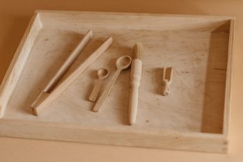 Zestaw do przesypywania z drewnianą tacą