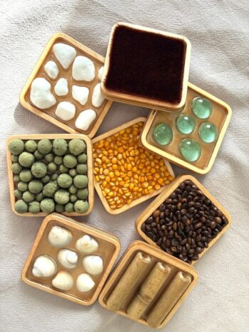 yski sensoryczne dla dzieci panele dotykowe drewniane Montessori naturalne faktury