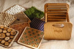 Ścieżka sensoryczna do przedszkola Wesołe Przedszkole – zestaw paneli sensorycznych ze skrzynią Hajo Kids